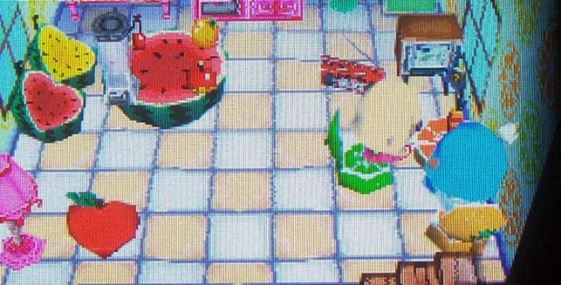 Sitting down at the fruit kitchen