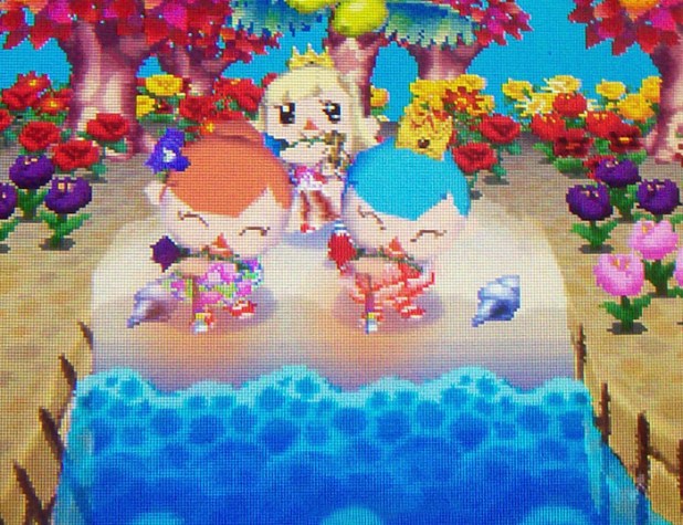 Kammile is out of sparklers so she shows off her mole cricket instead!